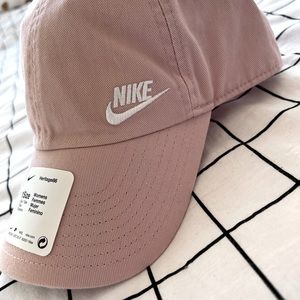 NWT Blush pink Nike ball cap